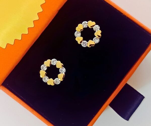 Round heart crystal earrings - Image 3
