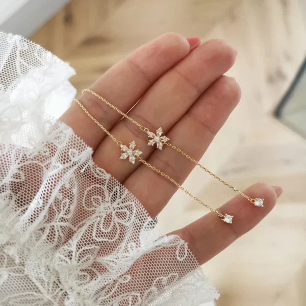 Snowflake crystal earrings